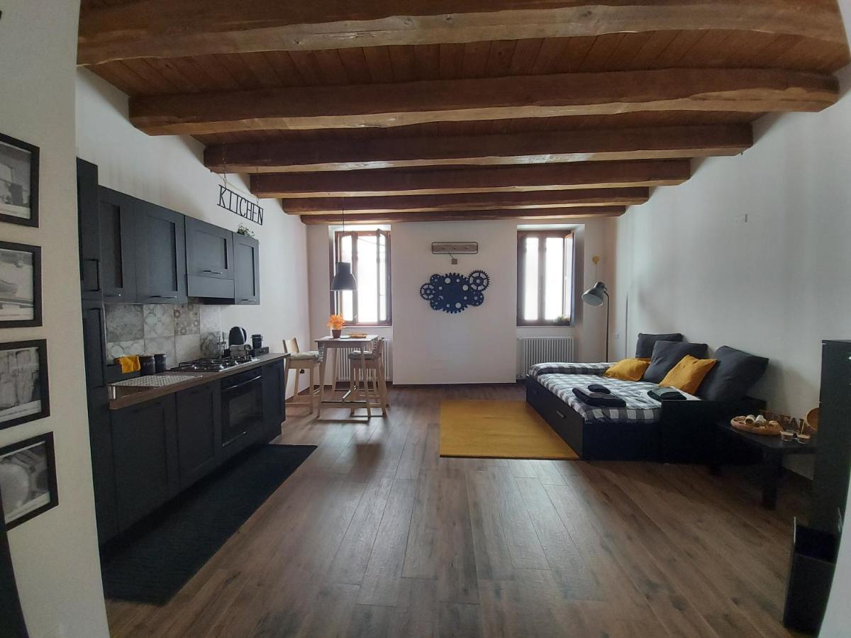 Apartmán Il Caddi - Caratteristico Monolocale In Pieno Centro Storico LʼAquila Exteriér fotografie